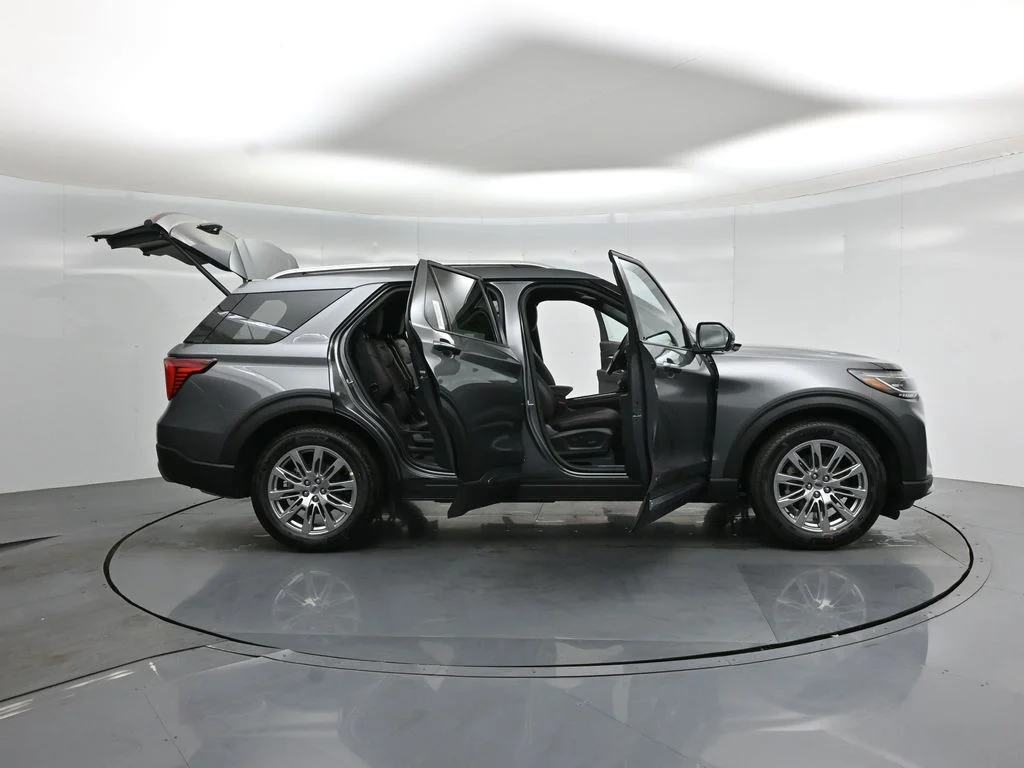 New 2026 Carbonized Gray Metallic Ford Platinum image 4