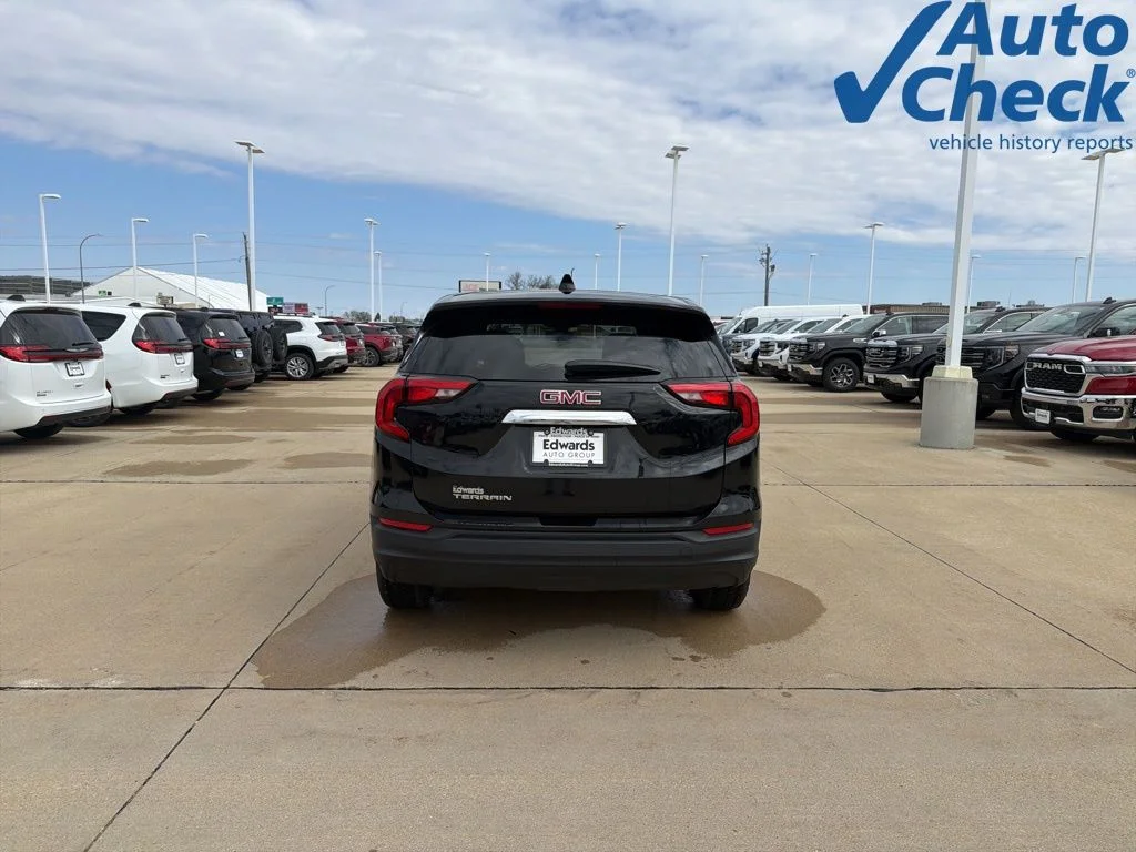 Used 2020 Black GMC SLE image 6