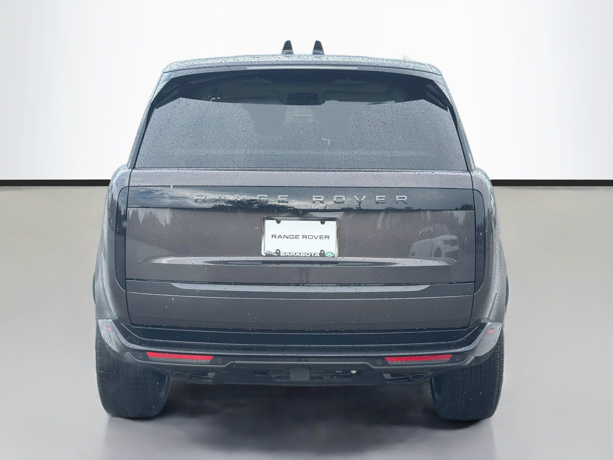 New 2026 Charente Grey Land Rover SE image 4