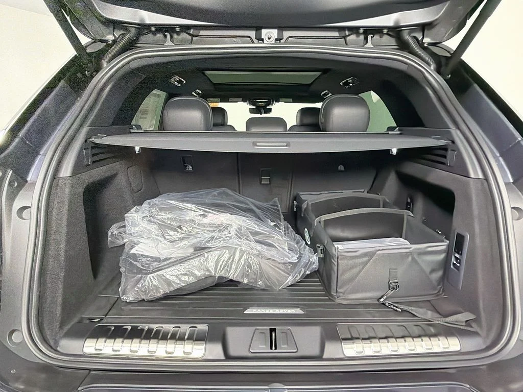 New 2026 Varesine Blue Land Rover Dynamic SE image 28