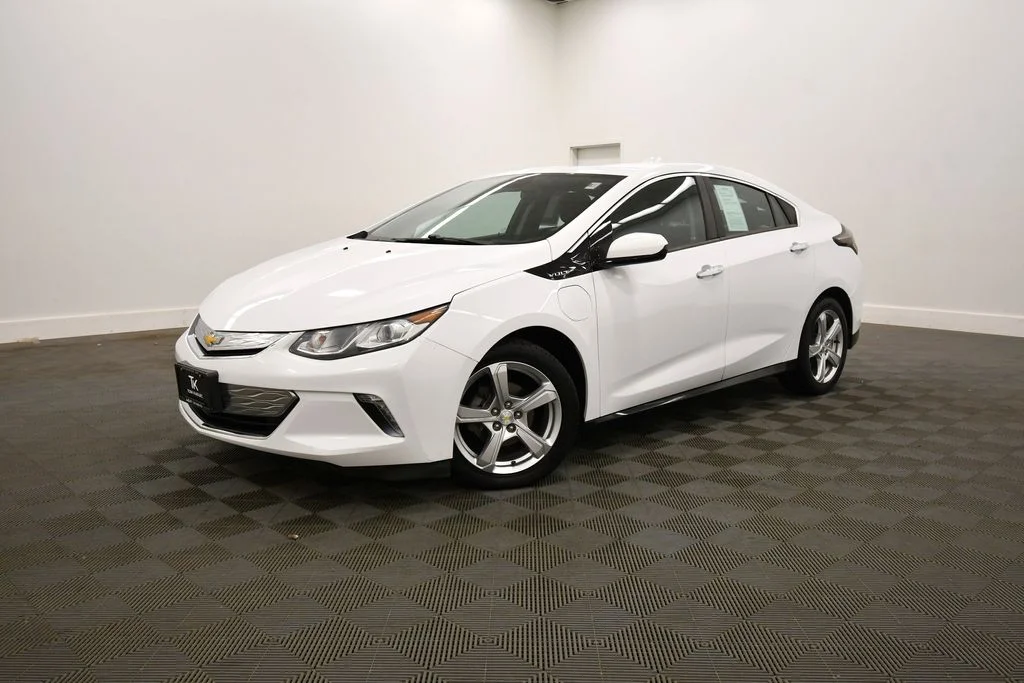 Used 2018 Chevrolet Volt LT with VIN 1G1RC6S55JU145452 for sale in Rochester, Minnesota