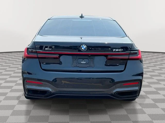 Used 2022 Black BMW 750i xDrive image 7