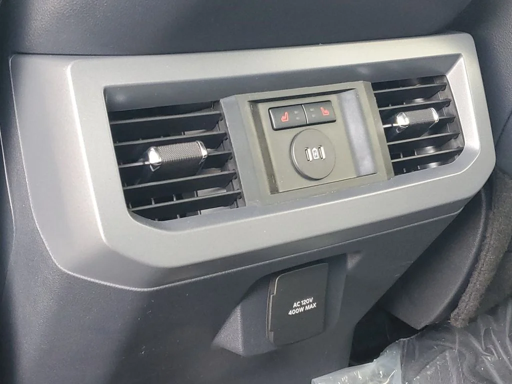 New 2026 Carbonized Gray Metallic Ford F-350® Lariat® image 28
