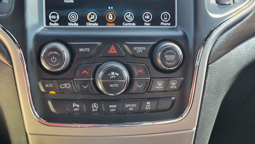 Certified Used 2018 Silver Jeep Altitude image 21