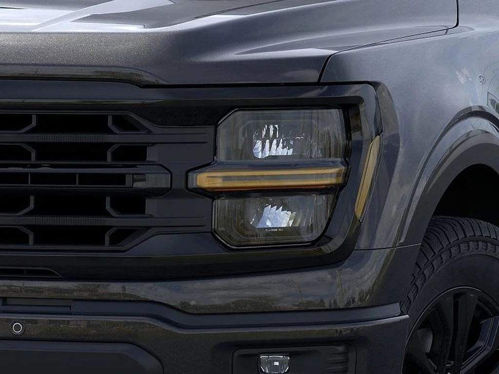New 2026 Agate Black Metallic Ford XLT image 18