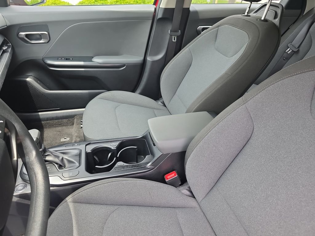 2025 Kia K4 LXS - Photo 14
