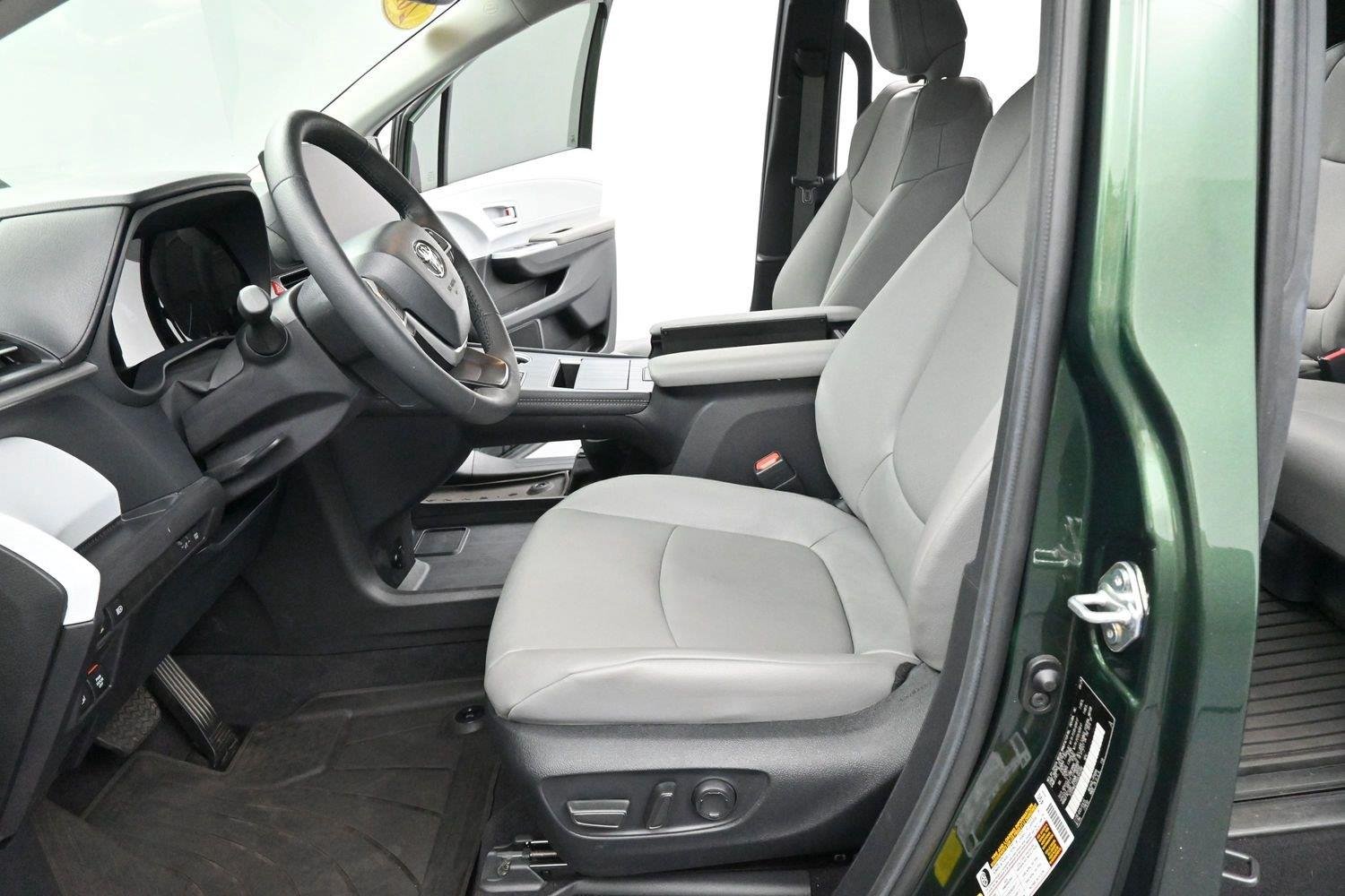 Used 2025 Cypress Toyota XLE 8-Passenger image 13