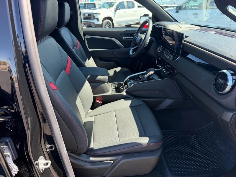 Used 2025 Black Chevrolet Z71 image 18