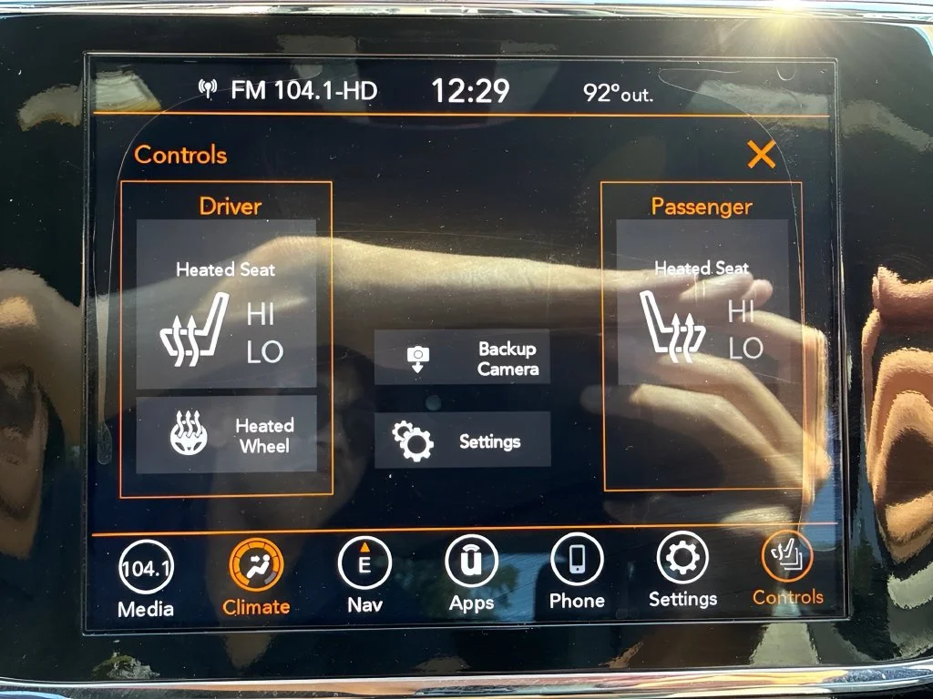 Used 2022  Jeep Limited image 26