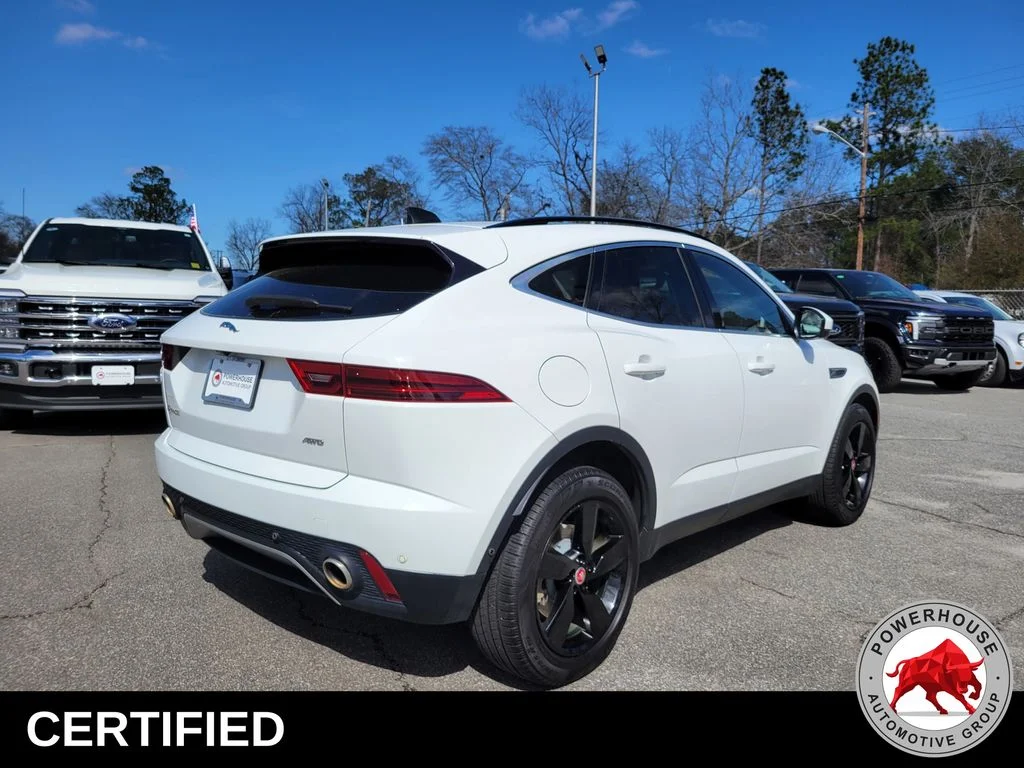 Used 2021  Jaguar P250 SE image 6