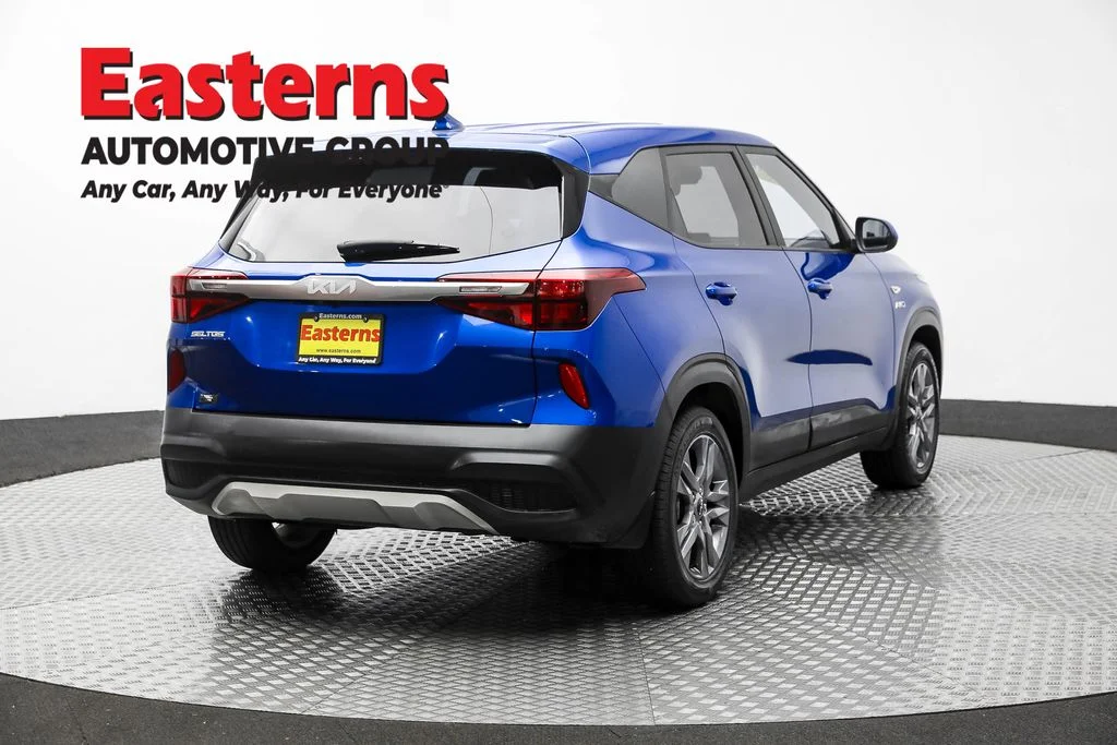 Used 2022 Blue Kia LX image 5