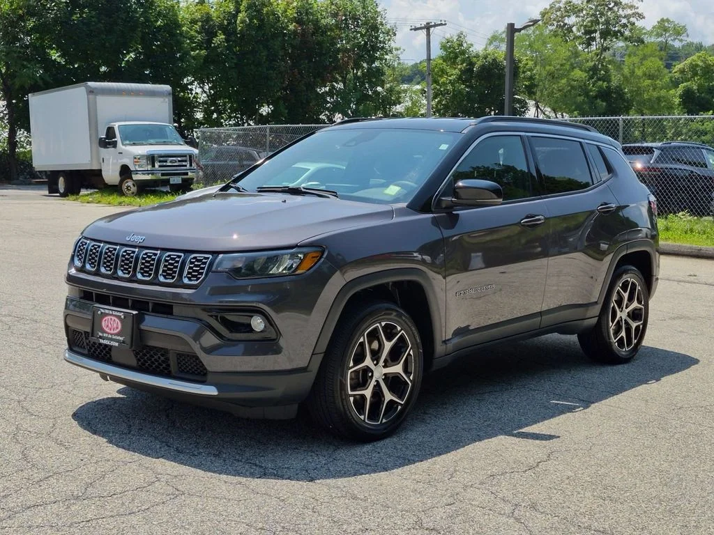 Used 2024 Gray Jeep Limited image 9