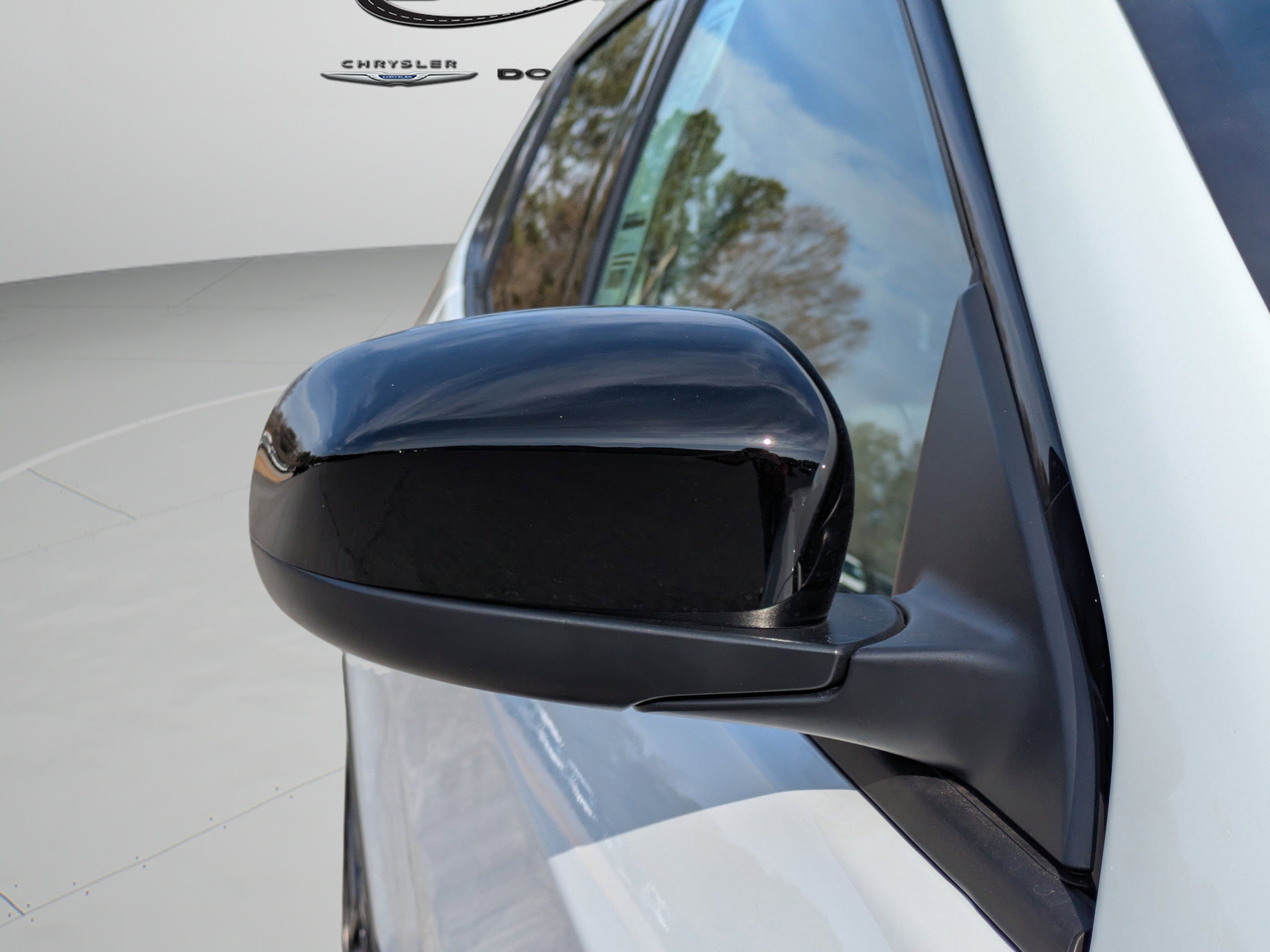 New 2026 Bright White Clearcoat Jeep Latitude Altitude image 11