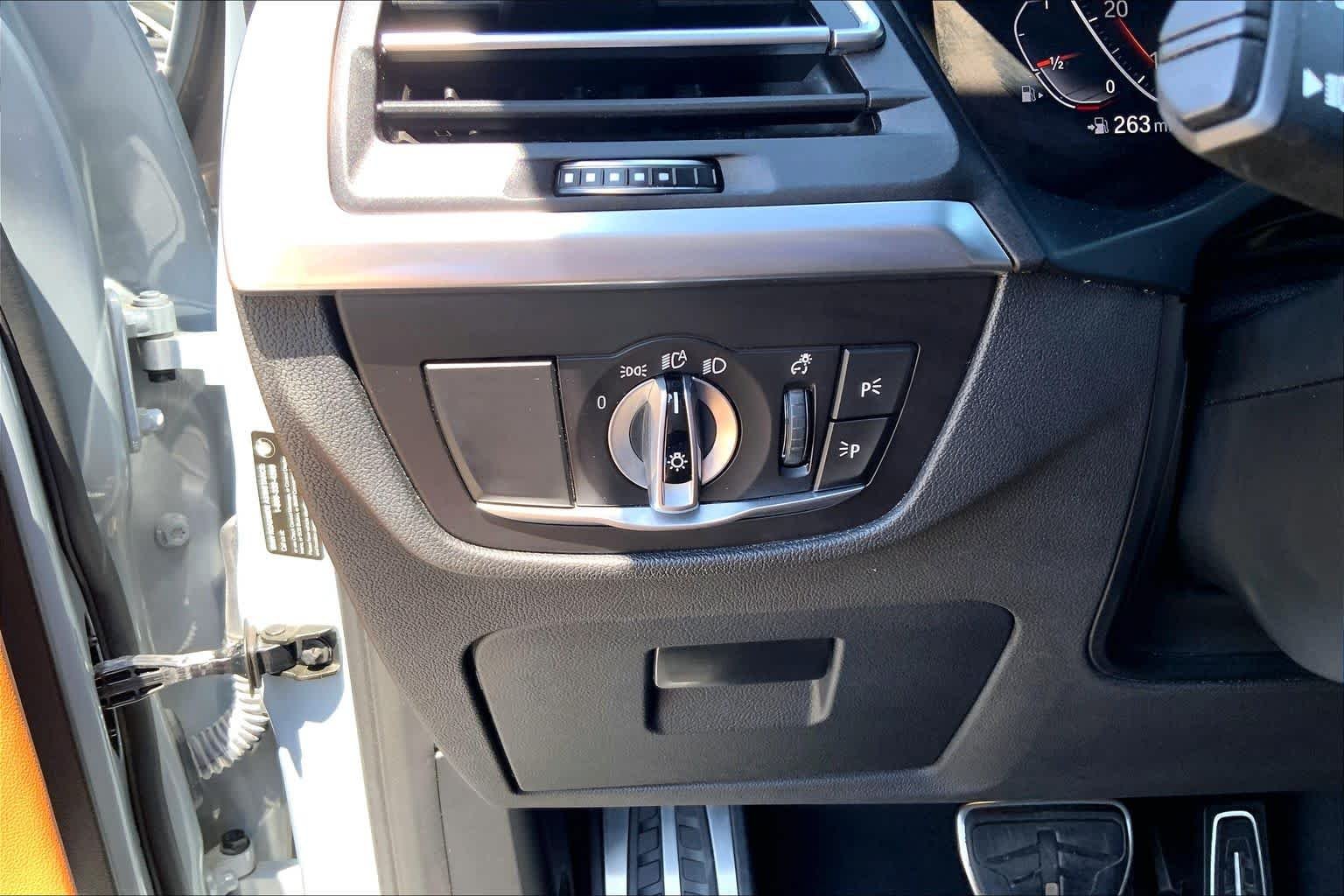 Used 2022 Brooklyn Grey Metallic BMW xDrive30i image 32