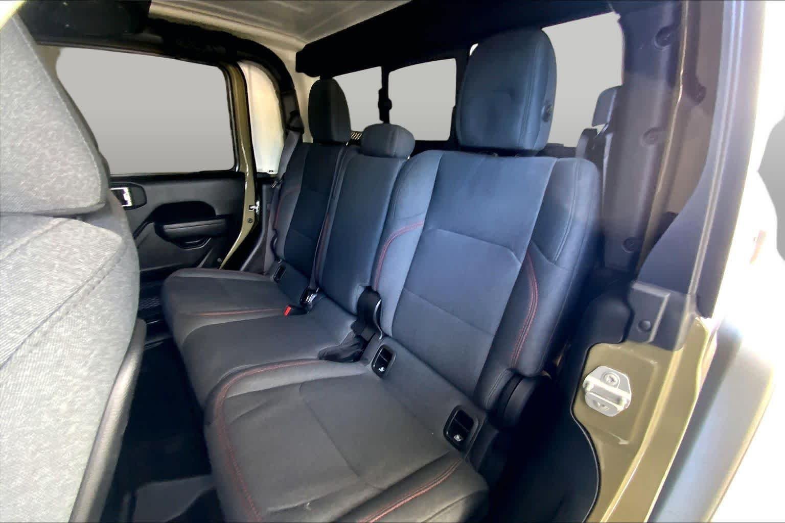 Used 2025 41 Jeep Rubicon image 19