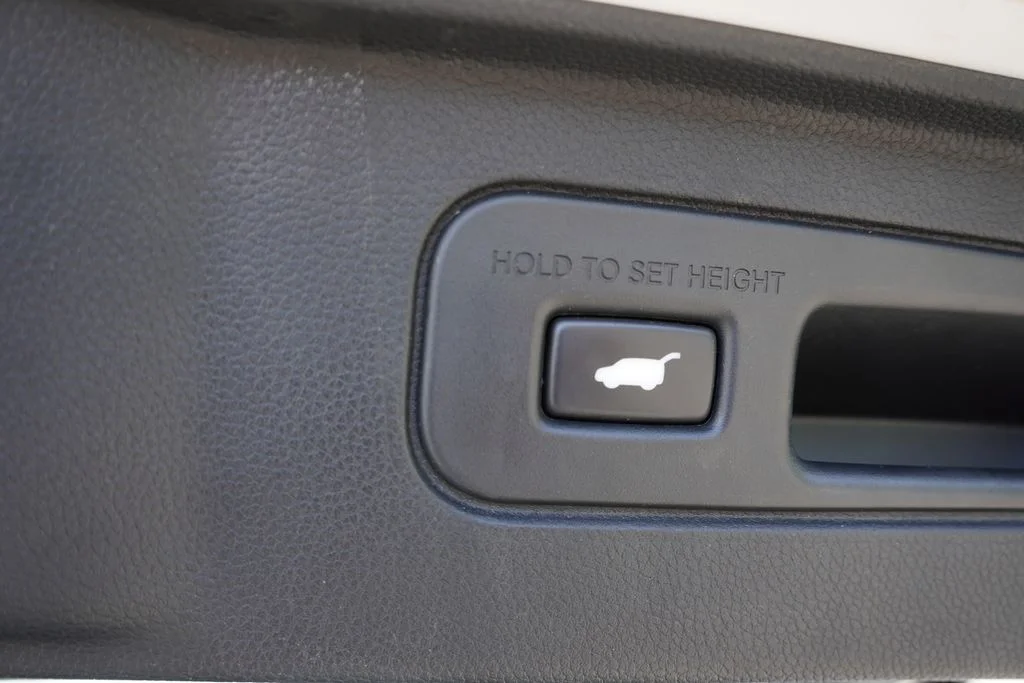 Used 2023 Platinum White Pearl Honda Touring image 24