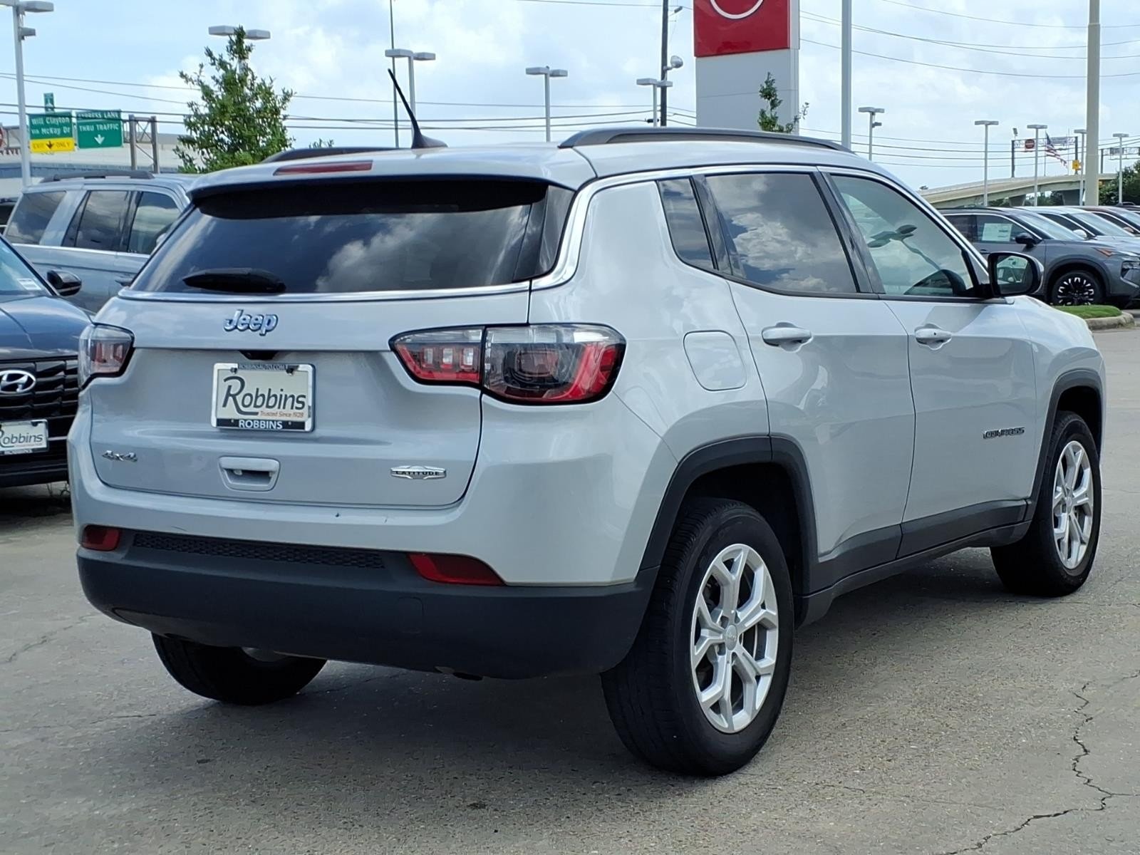 2024 Jeep Compass Latitude Silver at Robbins Nissan