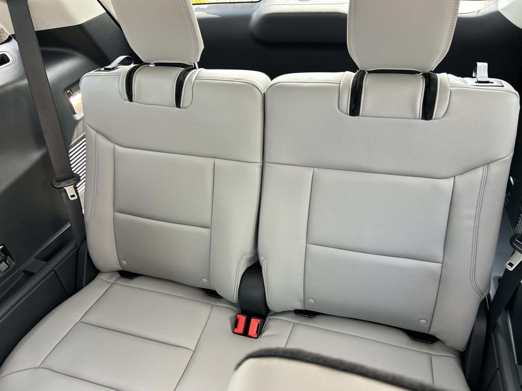 New 2026 Carbonized Gray Metallic Ford Active image 19