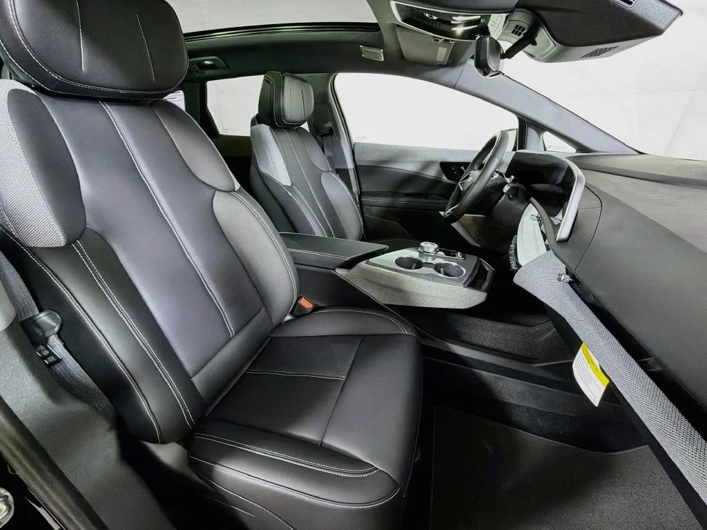 2026 Cadillac OPTIQ Sport - Photo 25