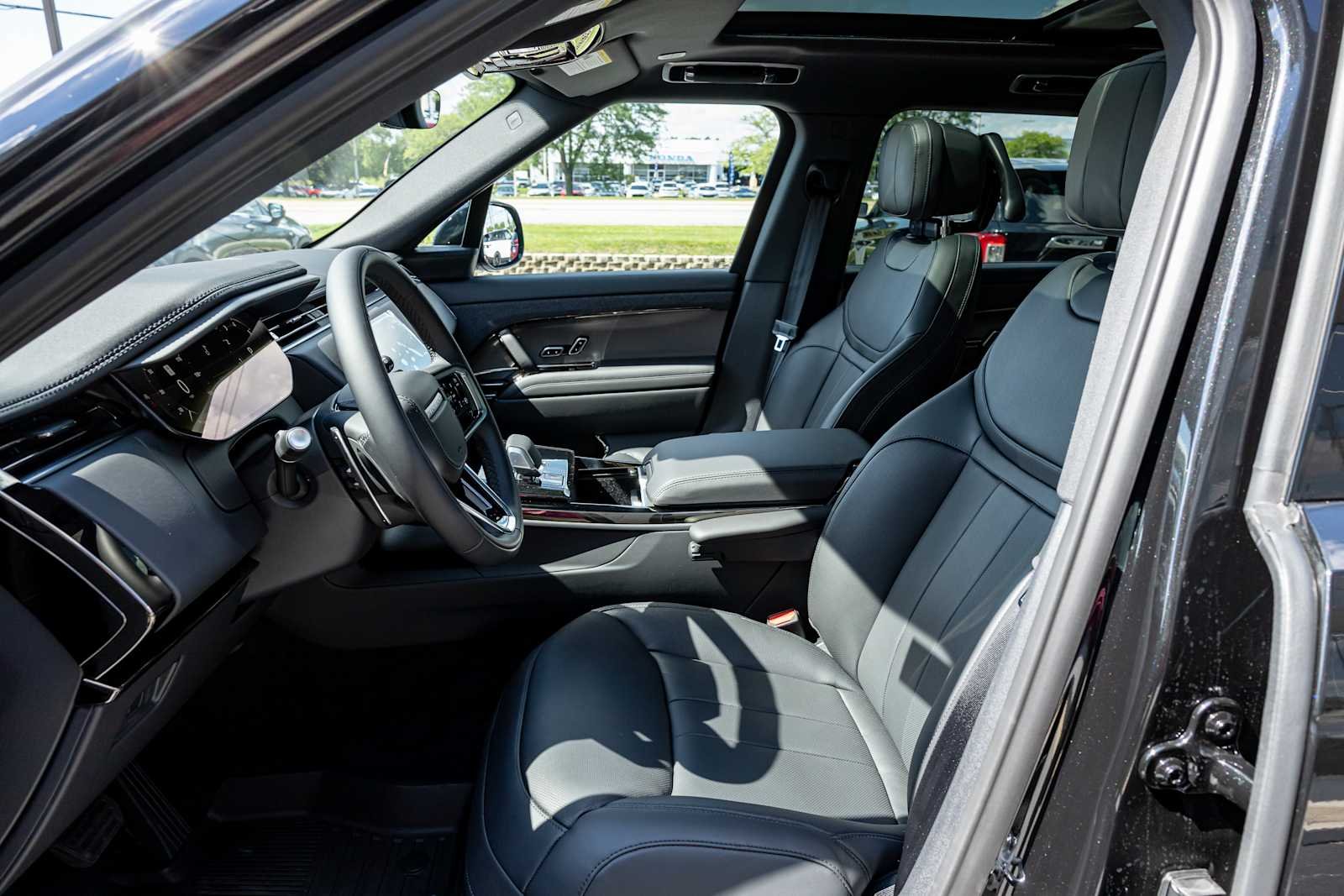 New 2026 BLACK Land Rover SE image 28