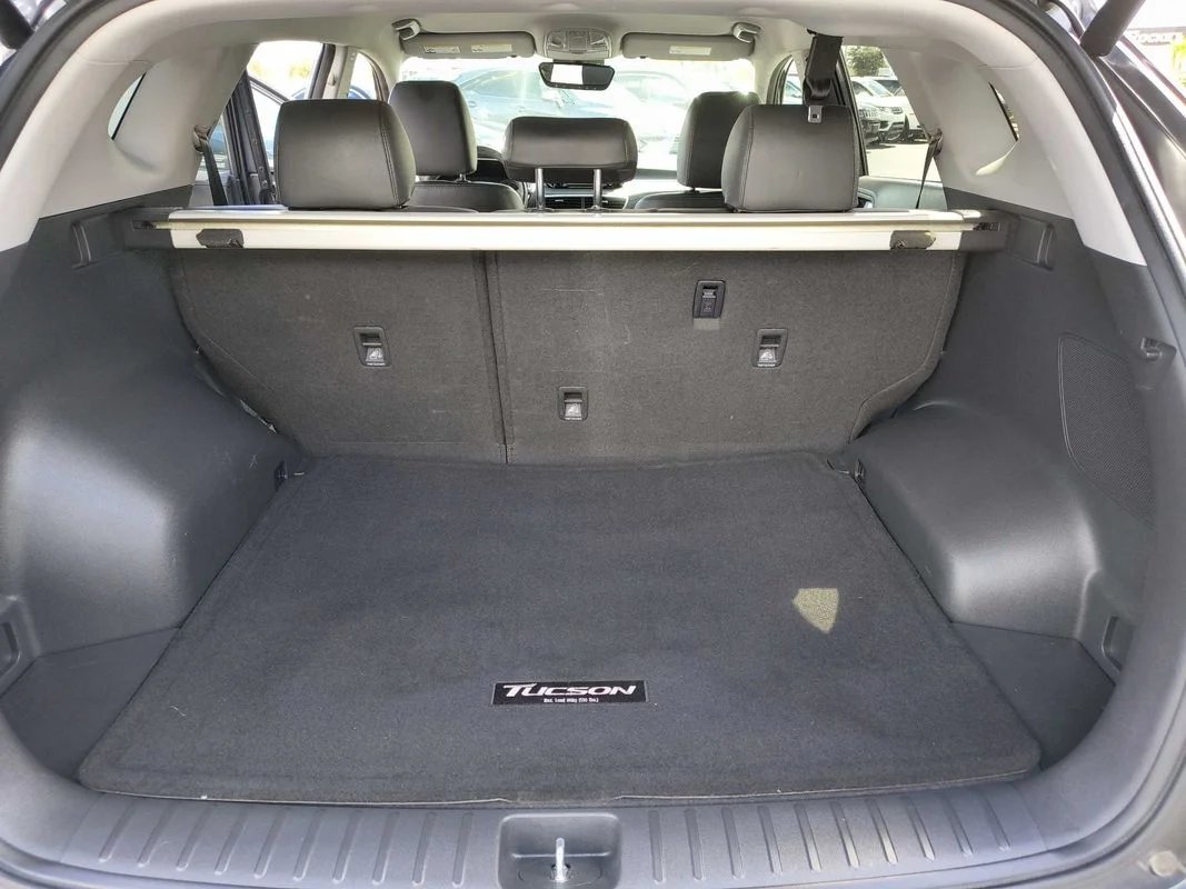 Used 2021  Hyundai Limited image 11