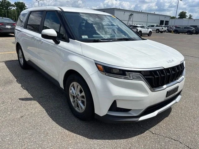 Used 2024 Snow White Pearl Kia LX image 1