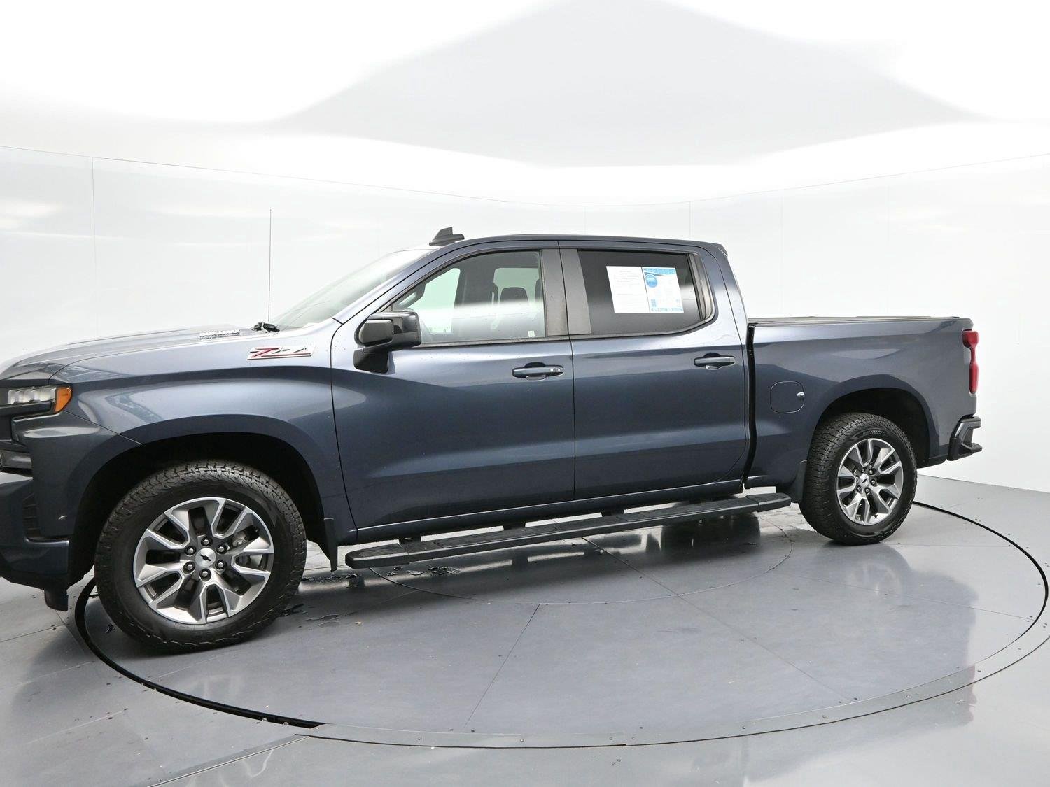 Used 2021 SHADOW GRAY METALLIC Chevrolet RST image 4