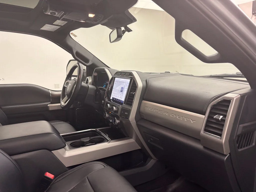 Used 2022 Silver Ford Lariat image 30