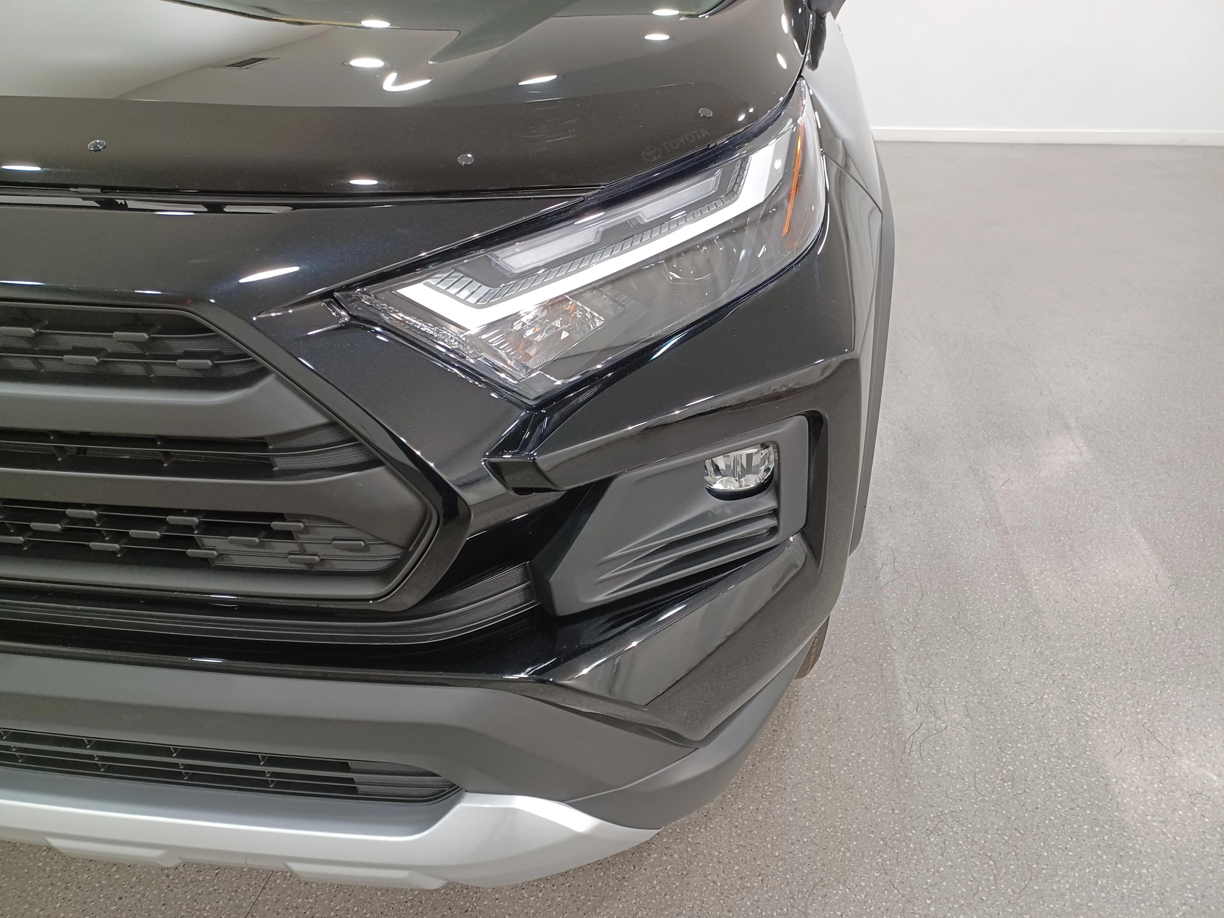 Certified Used 2025 Midnight Black Metallic Toyota Trail AWD*Adaptive Cruise | Htd Leather | Sunroof | Htd Wheel | Lane Keep Assist | Blind Spot Detect image 5