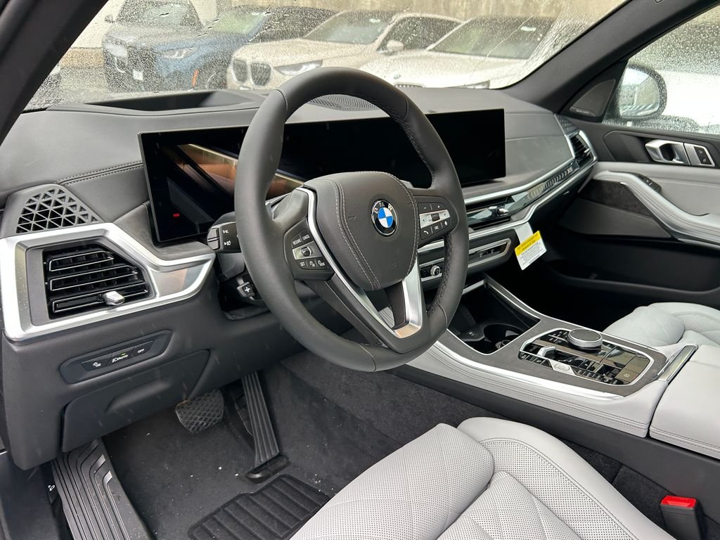 New 2026 Tanzanite Blue II Metallic BMW xDrive40i image 13