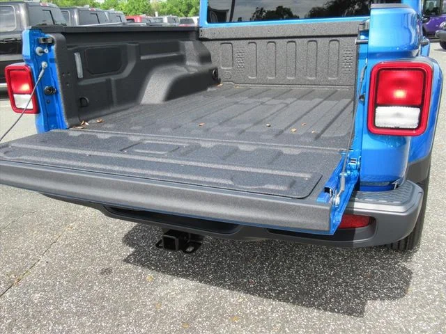 New 2026 Hydro Blue Pearl-Coat Exterior Paint Jeep Sport S image 26