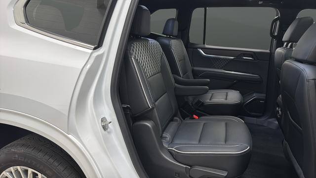 Used 2024 Summit White GMC Denali image 24