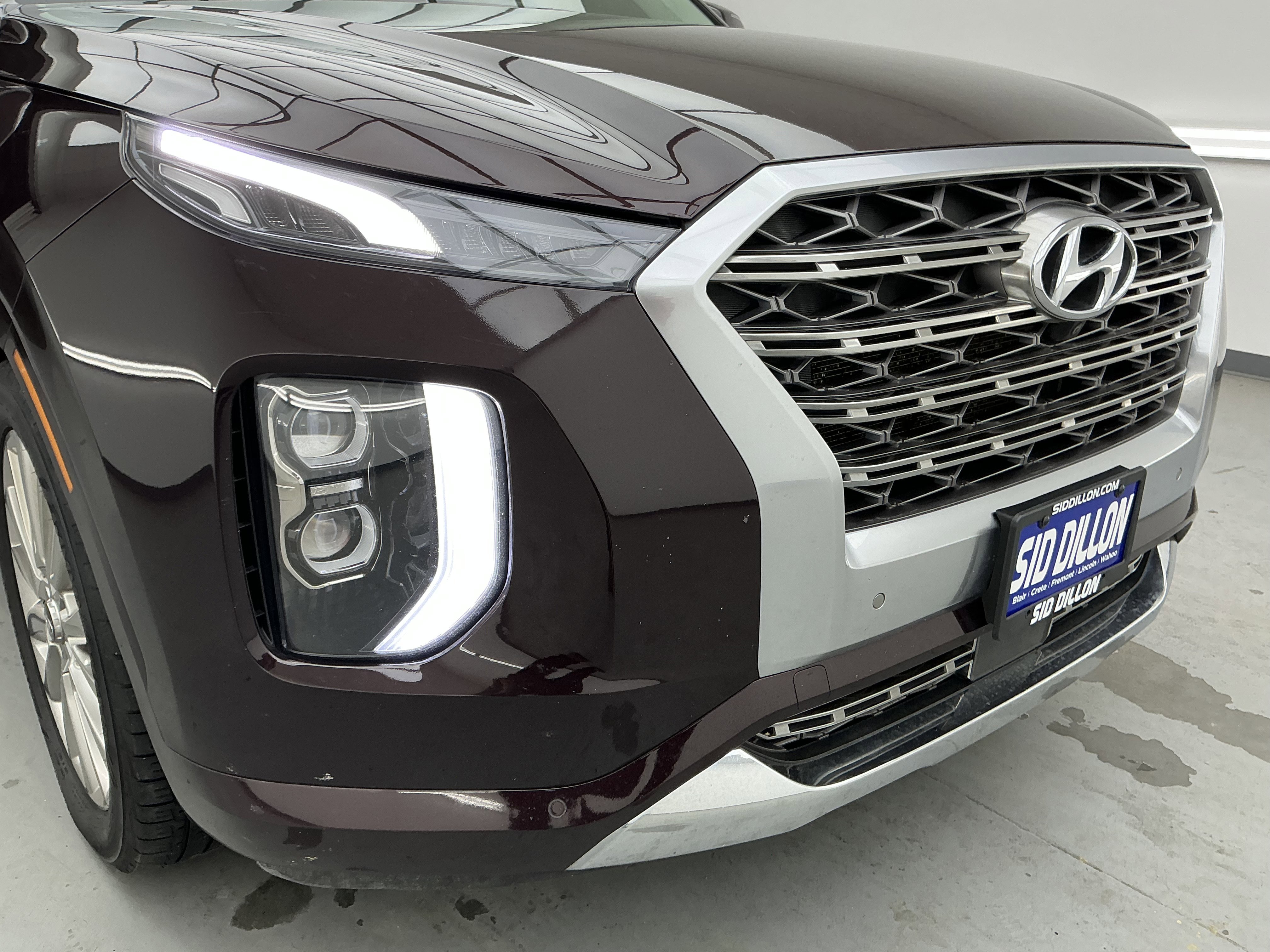 Certified Used 2020 Sierra Burgundy Hyundai Limited image 28