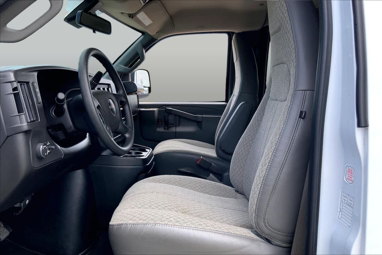 Pre-Owned 2025 GMC Savana Passenger LT