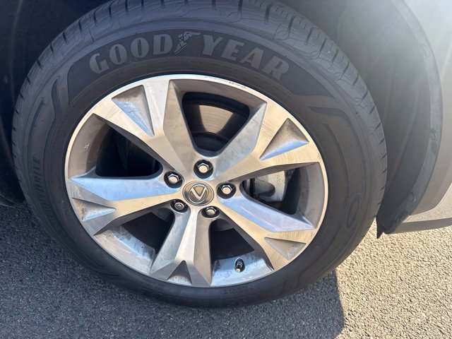 Used 2017 Silver Lexus 200t image 11