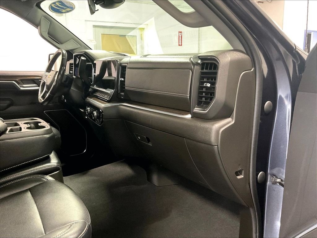 Used 2022 Gray Chevrolet LT image 12