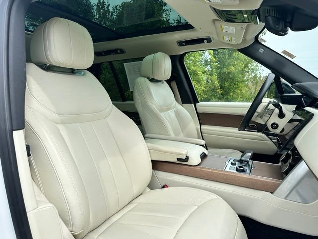 Used 2023 Fuji White Land Rover SE image 22