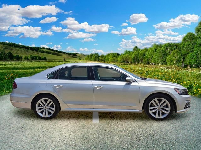 Used 2018 Silver Volkswagen 2.0T SEL Premium image 7