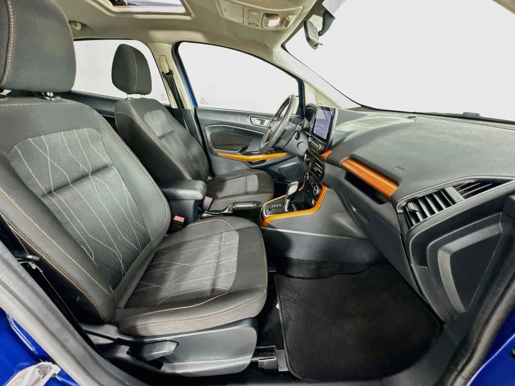 Used 2021 Lightning Blue Metallic Ford SE image 35
