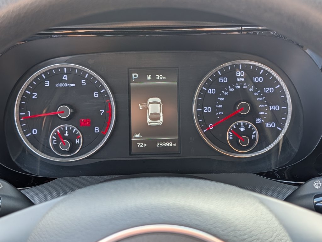 2022 Kia K5 LX - Photo 17