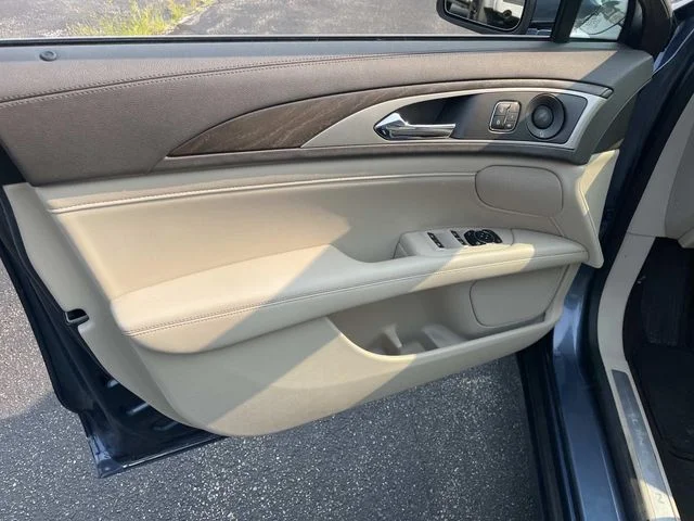 Used 2019 Blue Lincoln Reserve image 23