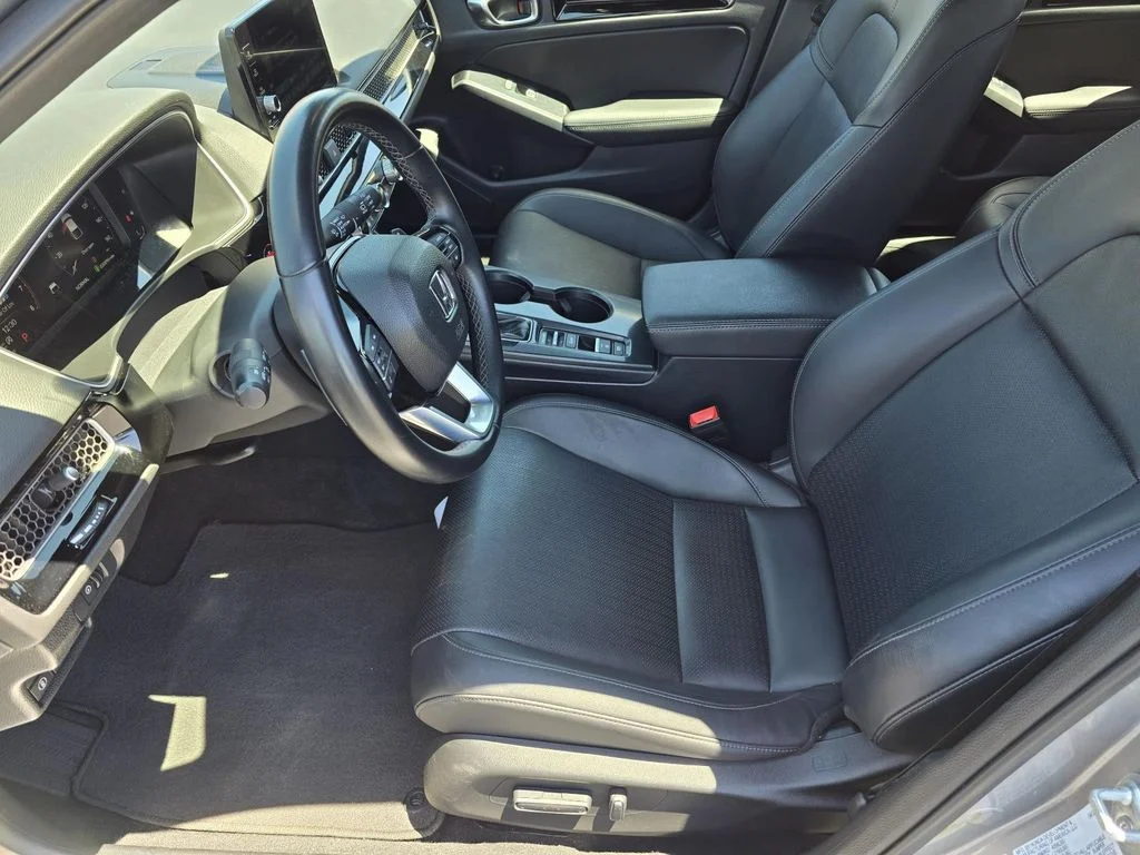 Used 2023 Lunar Silver Metallic Honda Sport Touring image 9