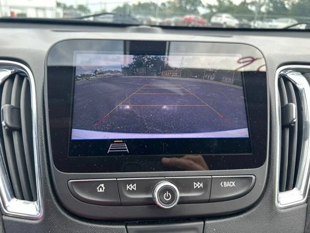 Used 2019 SUMMIT WHITE Chevrolet LT image 11