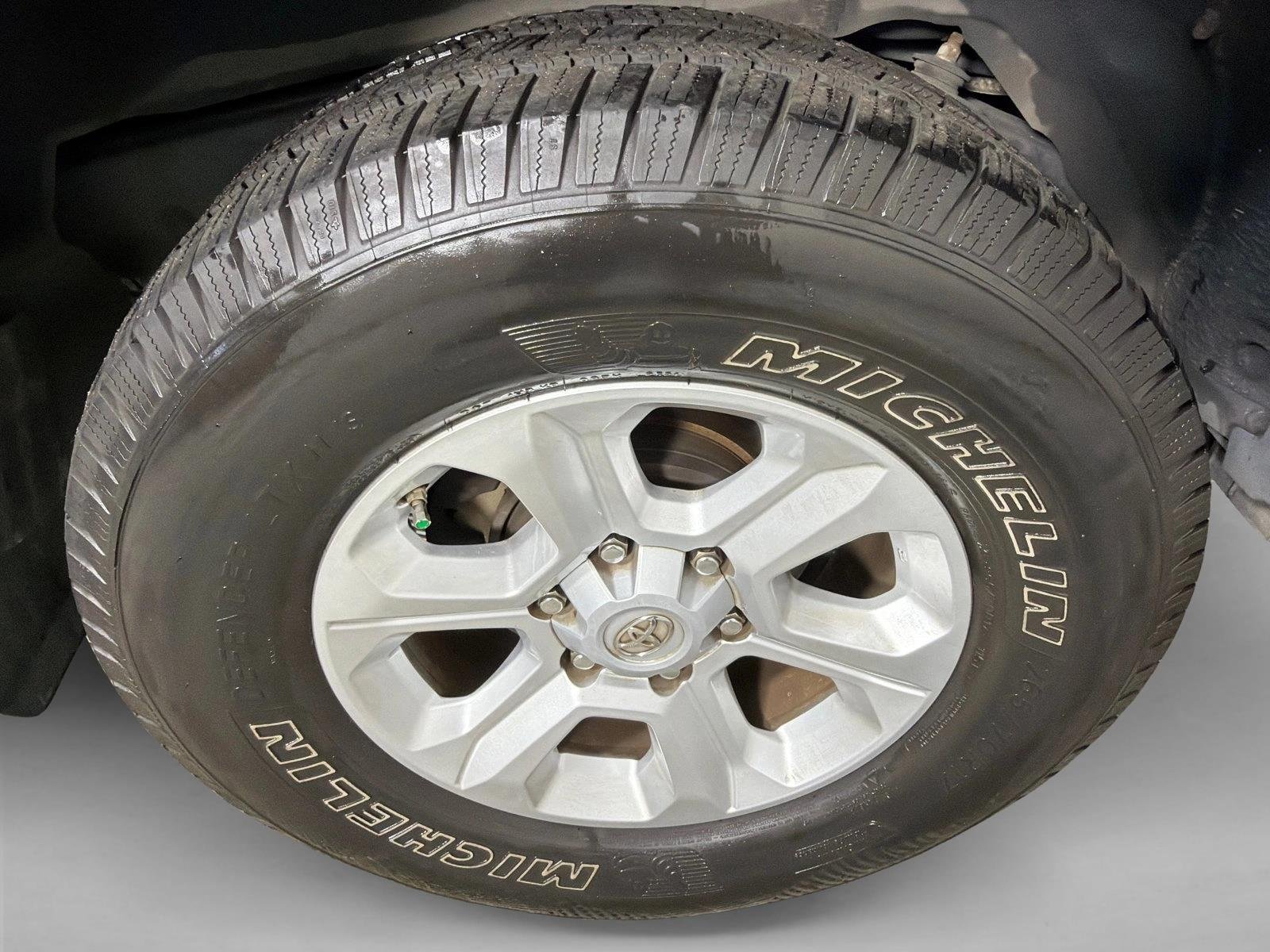 Used 2016 Magnetic Gray Metallic Toyota SR5 image 18