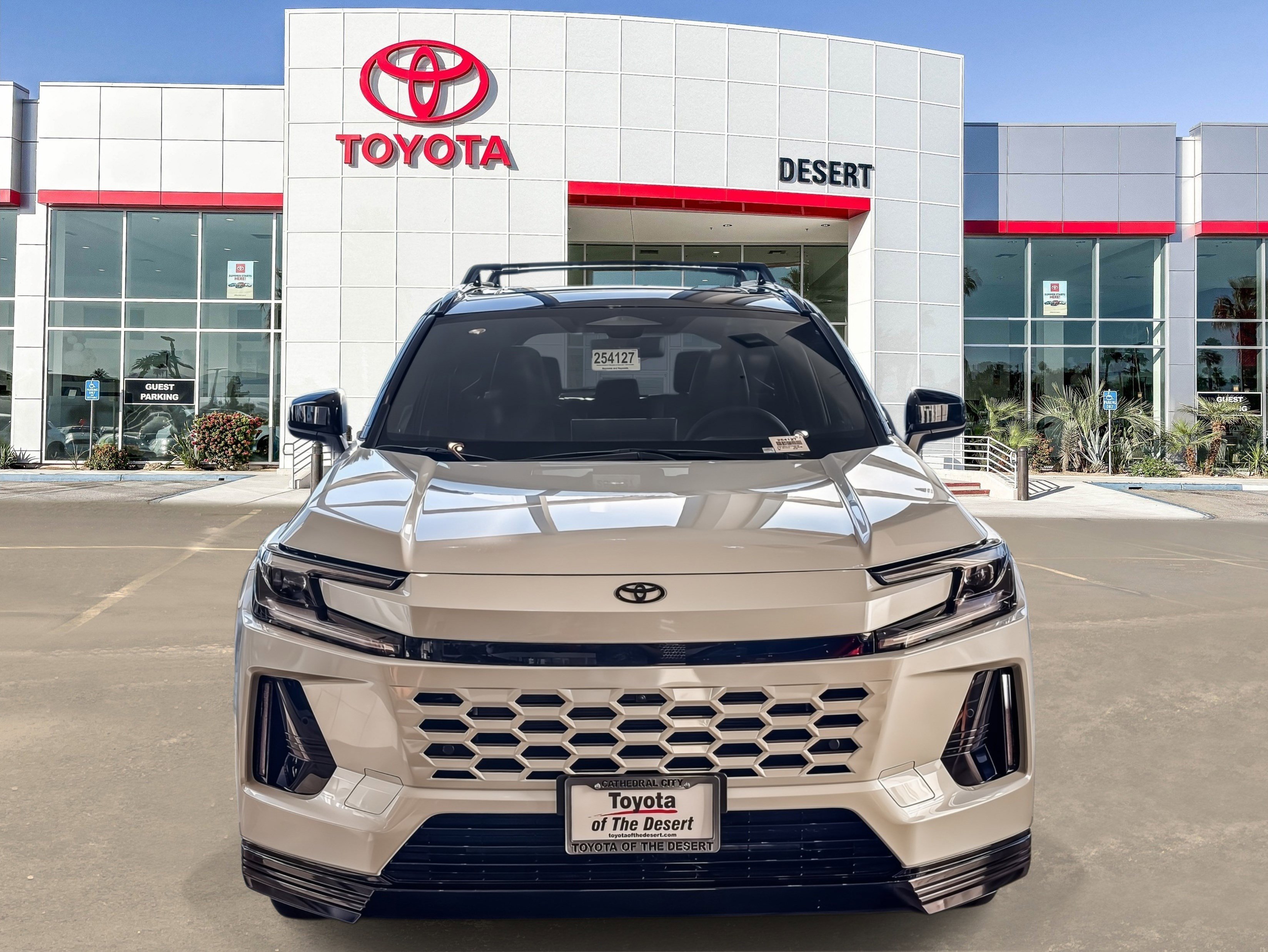 New 2026 Wind Chill Pearl with Midnight Black Metallic roof <sup>1</sup> Toyota  XSE image 2