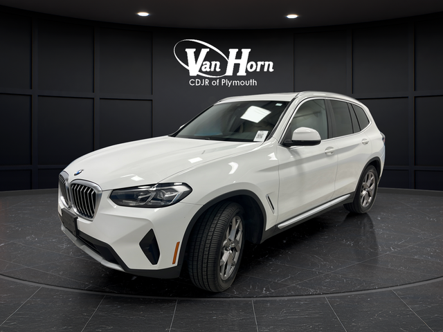 Used 2022 Alpine White BMW xDrive30i image 3