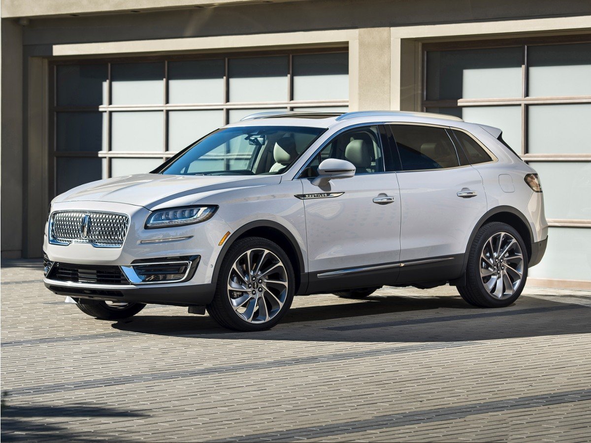 Used 2019 Red Lincoln Reserve image 1