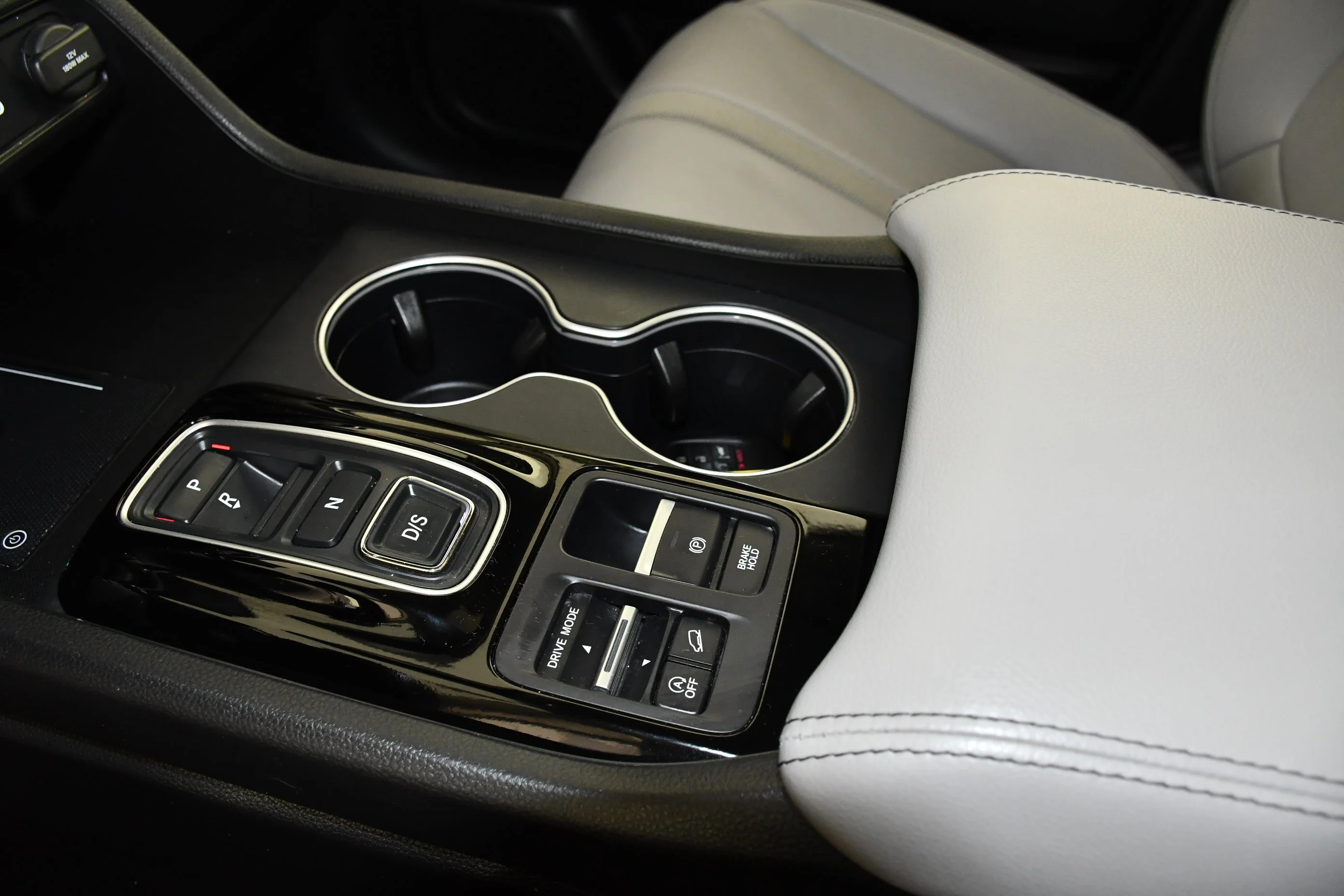 Used 2025 Obsidian Blue Pearl Honda Touring image 32