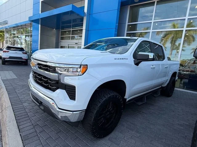 New 2026 Summit White Chevrolet LT image 3