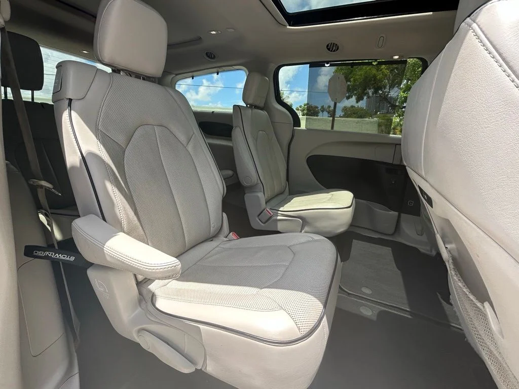 Used 2021 Gray Chrysler Limited image 36